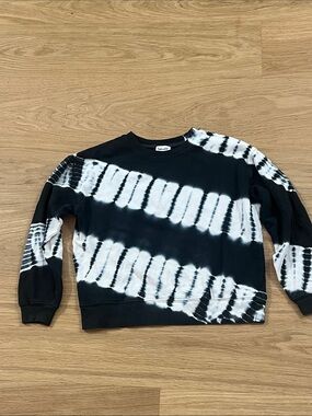 Splendid Black and White Tie-Dye Crewneck Sweater